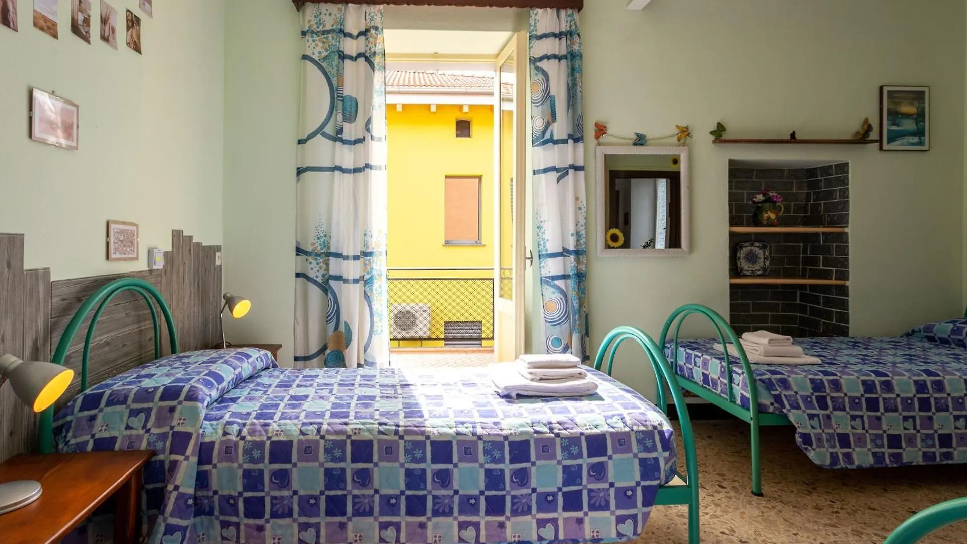 דונגו Sweet Honey Home By Halldis 0*,